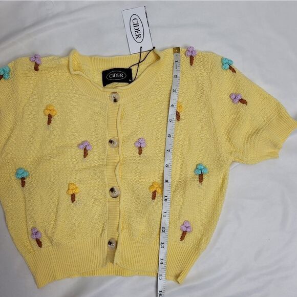 NEW Cider 3D floral yellow button up short sleeve cropped cardigan sweater S - Picture 8 of 8